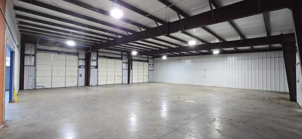 2530 SW 29th St, Oklahoma City, OK à louer - Photo de l’immeuble – Image 3 sur 7