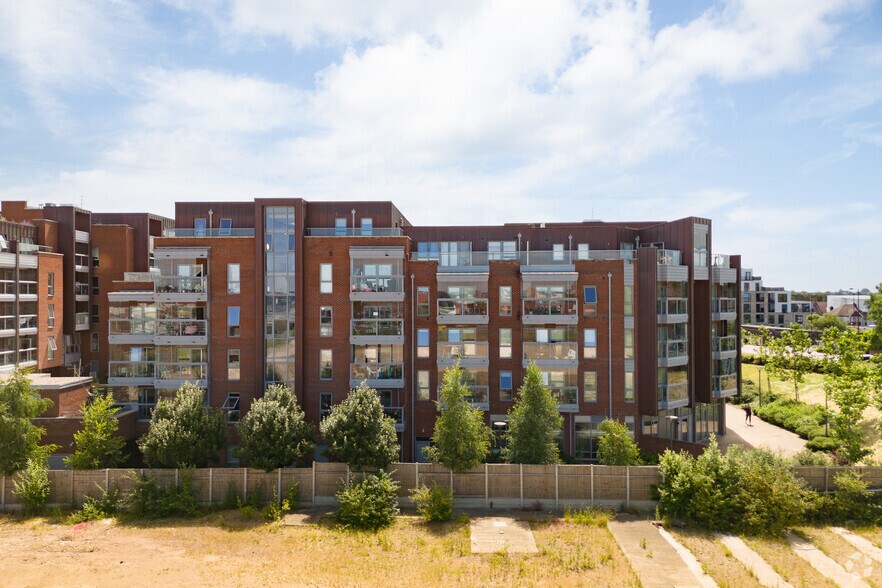 Wilkinson Close, Londres à louer - Photo de l’immeuble – Image 2 sur 3