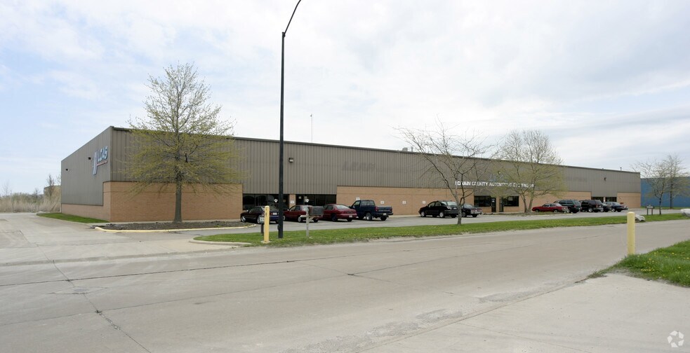 7470 Industrial Parkway Dr, Lorain, OH à louer - Photo de l’immeuble – Image 2 sur 12