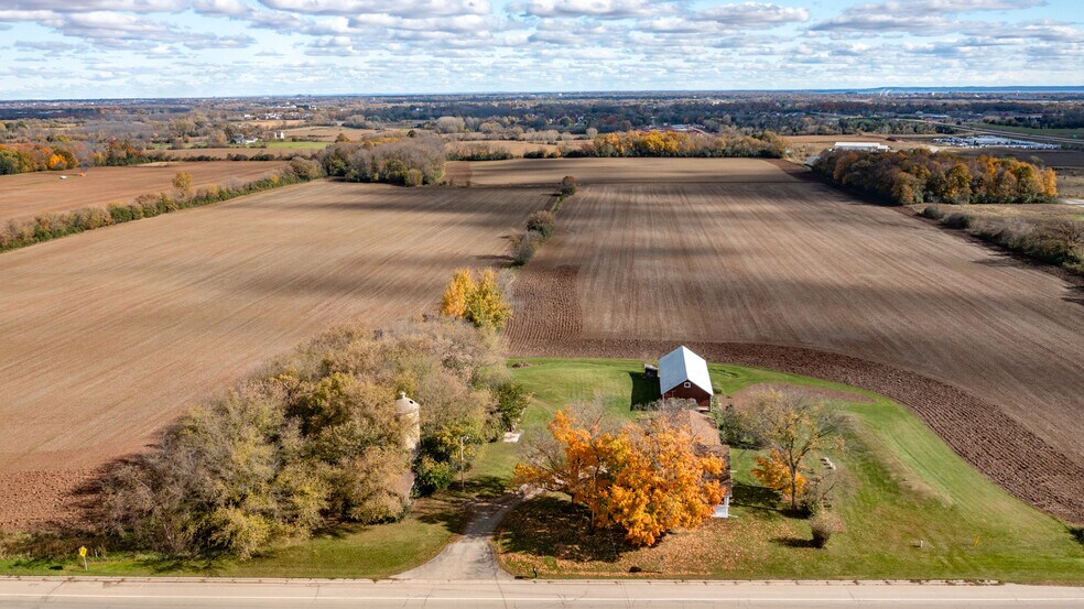 9134 Highway 76, Neenah, WI à vendre - Photo de l’immeuble – Image 2 sur 19