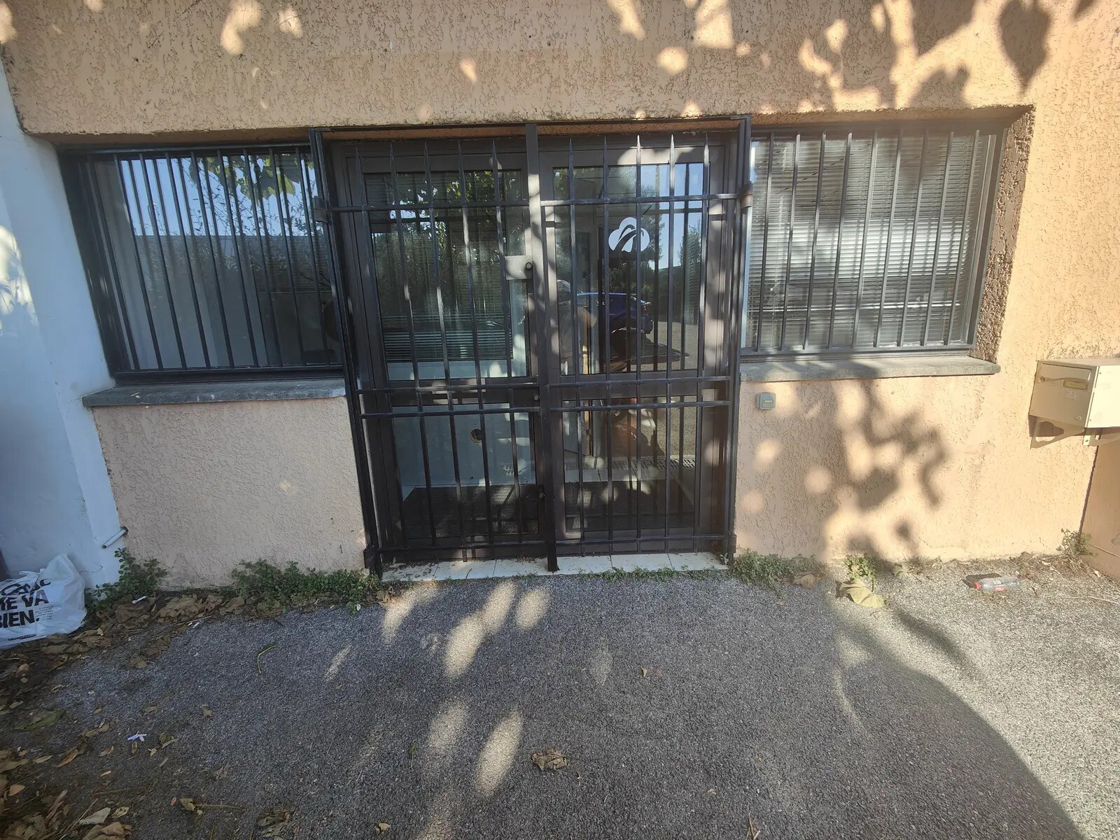 Local d’activités dans Mouans-Sartoux à louer Photo de l’immeuble– Image 1 sur 6