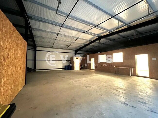 Plus de détails pour Bureau, Local d'activités à louer