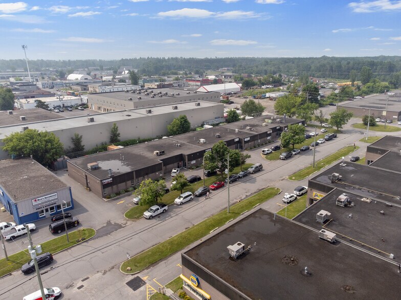 18 Enterprise Ave, Ottawa, ON à louer - Photo de l’immeuble – Image 3 sur 24