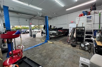 7153 Southern Blvd, West Palm Beach, FL à louer Photo intérieure– Image 2 sur 4