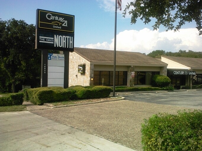 10924 Vance Jackson Rd, San Antonio, TX à louer - Photo de l’immeuble – Image 1 sur 13