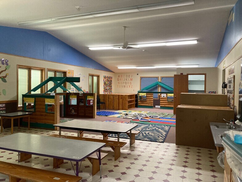 312 W Cottage Grove Rd, Cottage Grove, WI à vendre - Photo de l’immeuble – Image 3 sur 17