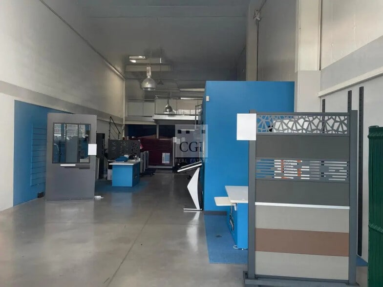 Local commercial dans SAINT-MARTIN-D'HERES à louer - Photo de l’immeuble – Image 2 sur 5