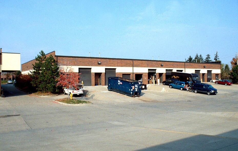 6925 Engle Rd, Middleburg Heights, OH à louer - Autre – Image 2 sur 2