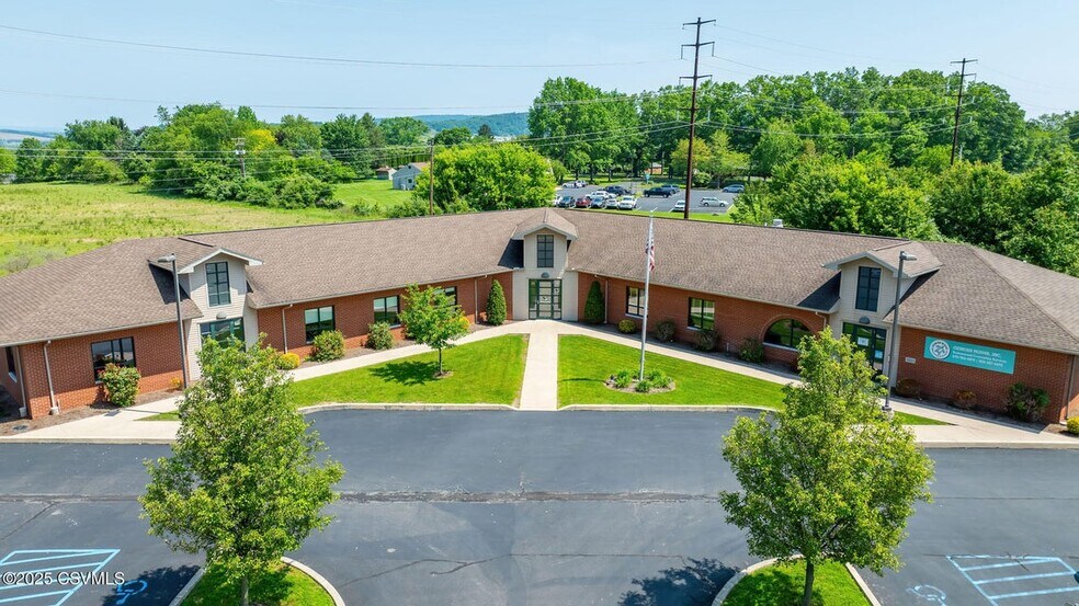 825 Central Rd, Bloomsburg, PA à louer - Photo de l’immeuble – Image 3 sur 3