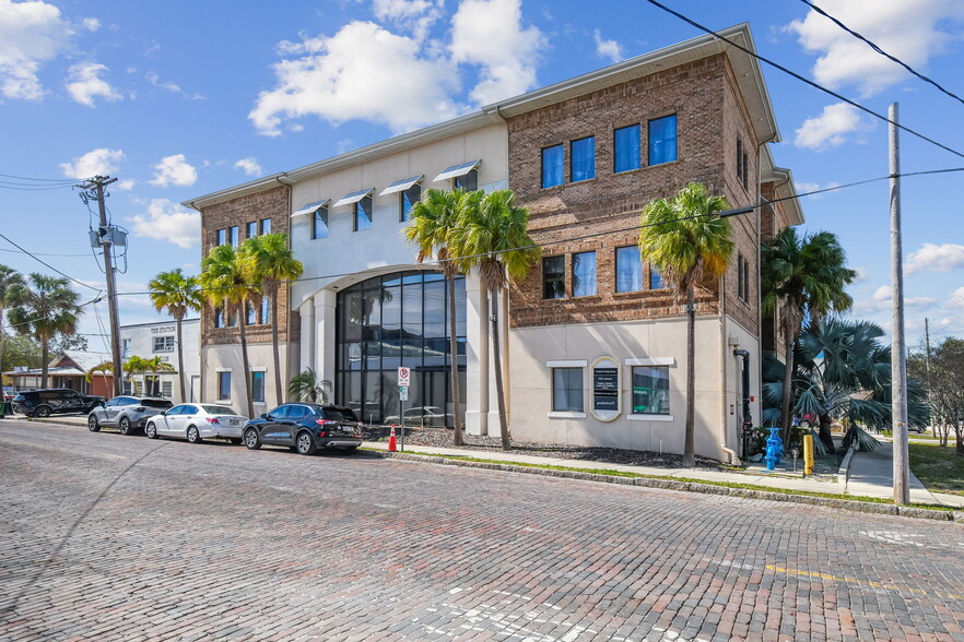 600 N Willow Ave, Tampa, FL à louer - Photo de l’immeuble – Image 1 sur 38