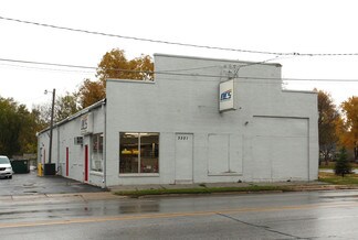 Plus de détails pour 3321 E 14th St, Des Moines, IA - Local commercial à vendre