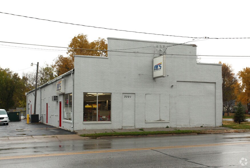 3321 E 14th St, Des Moines, IA à vendre - Photo principale – Image 1 sur 13