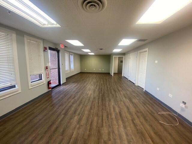 7530 S Madison St, Willowbrook, IL à louer - Photo de l’immeuble – Image 3 sur 8