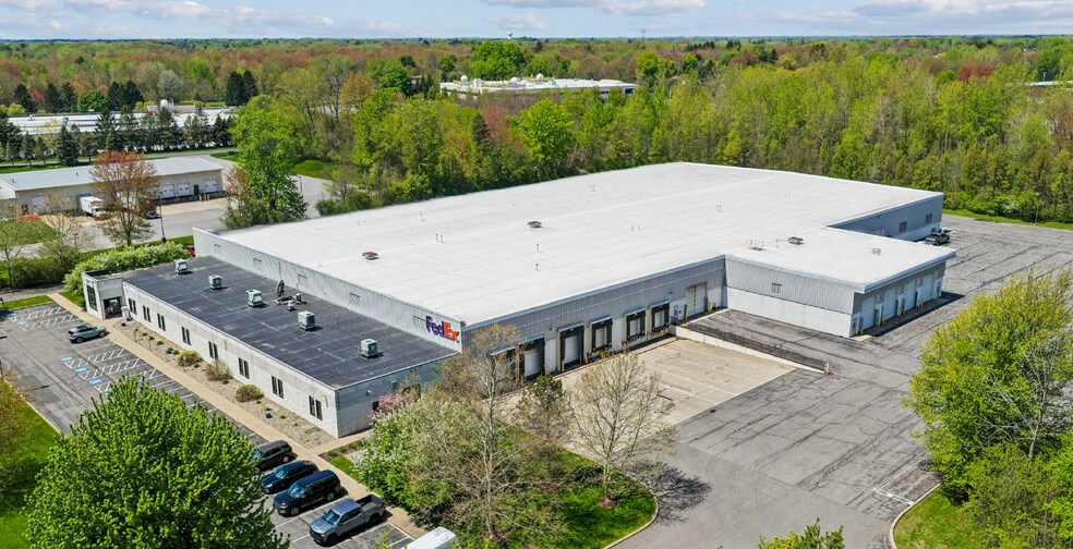 6313 Running Ridge Rd, North Syracuse, NY à louer - Photo de l’immeuble – Image 1 sur 5