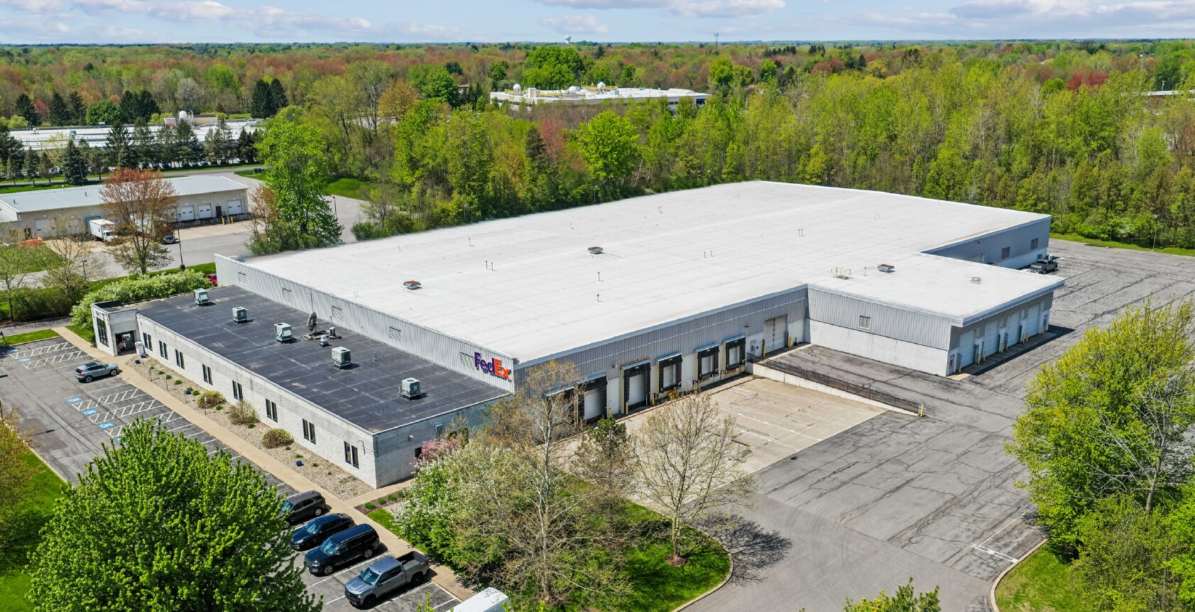 6313 Running Ridge Rd, North Syracuse, NY à louer Photo de l’immeuble– Image 1 sur 6