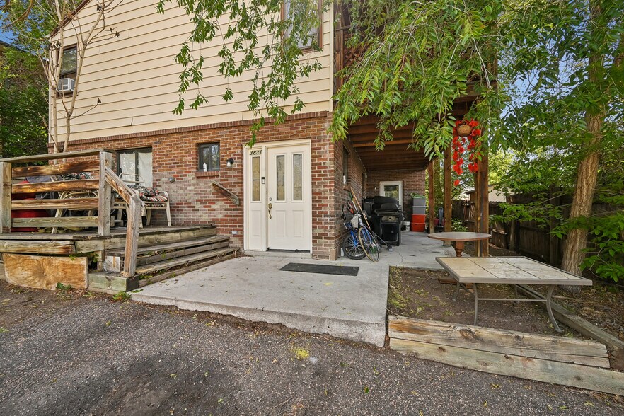 3831 S Knox Ct, Denver, CO à vendre - Photo de l’immeuble – Image 3 sur 10