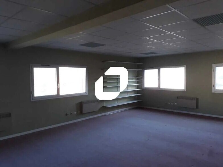 Bureau dans Marcoussis à louer - Photo de l’immeuble – Image 3 sur 4