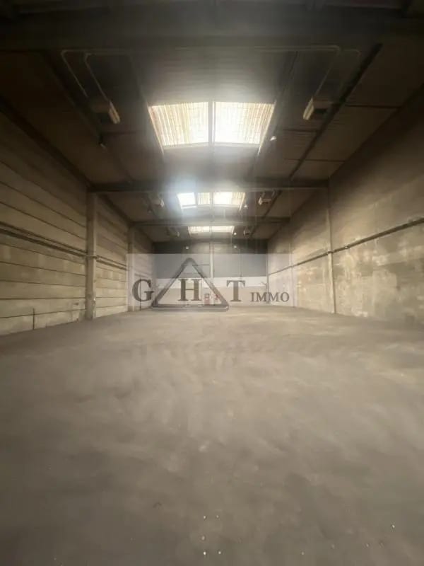 Plus de détails pour Bureau, Industriel/Logistique à louer