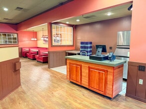 1925 E Market St, Harrisonburg, VA à louer Photo intérieure– Image 2 sur 22