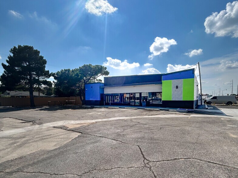 3402 University Ave, Lubbock, TX à louer - Photo de l’immeuble – Image 1 sur 5