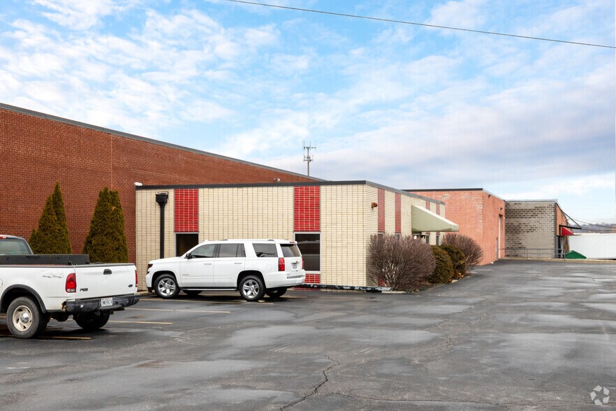 1212-1250 Taney St, North Kansas City, MO à louer - Photo de l’immeuble – Image 2 sur 5