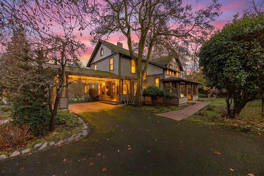 668 N Main St, Ashland, OR à vendre - Photo de l’immeuble – Image 2 sur 59