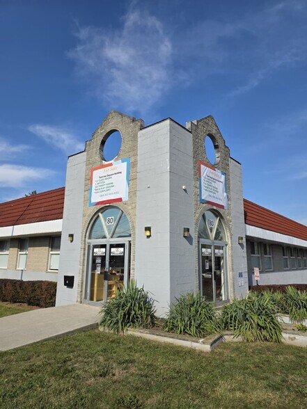 80 Woodrow Rd, Staten Island, NY à louer - Photo de l’immeuble – Image 3 sur 48