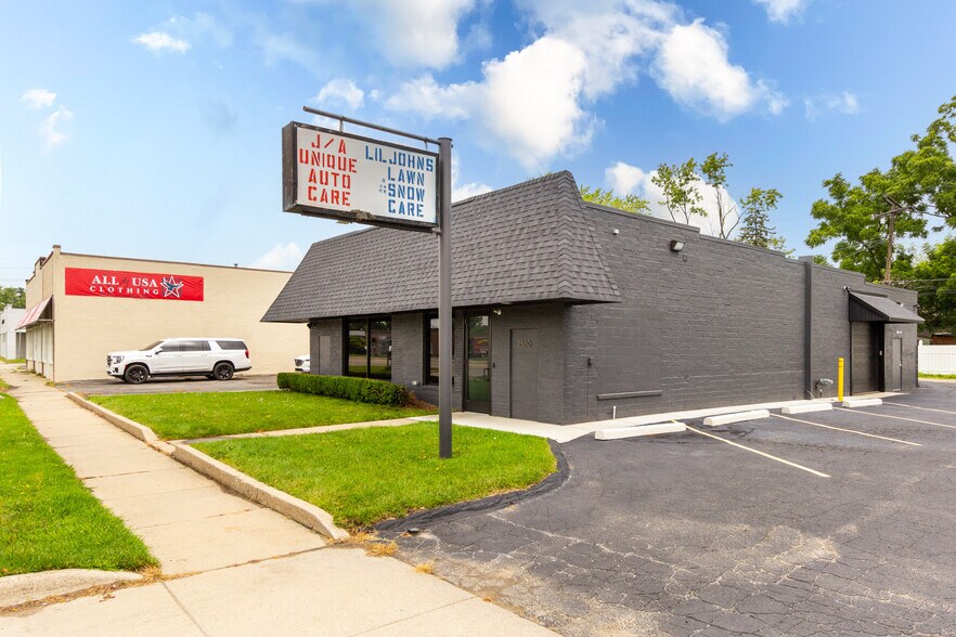2580 Dixie Hwy, Waterford, MI à vendre - Photo de l’immeuble – Image 3 sur 34
