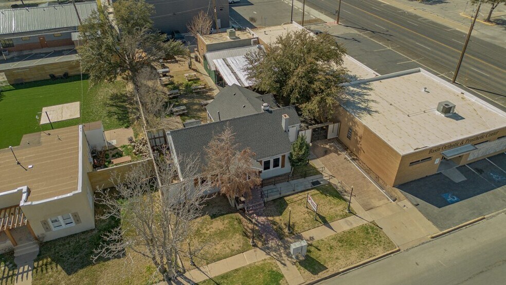 615 N Sam Houston Ave, Odessa, TX à vendre - Aérien – Image 2 sur 34