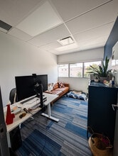 2705 Centre St NW, Calgary, AB à louer Photo intérieure– Image 2 sur 13