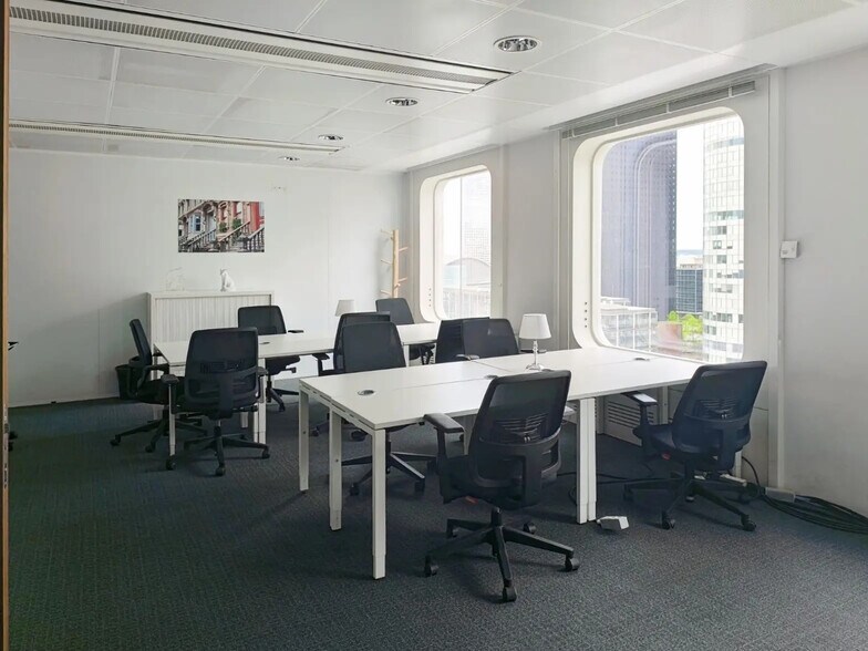 Bureau dans Puteaux à louer - Photo de l’immeuble – Image 3 sur 10