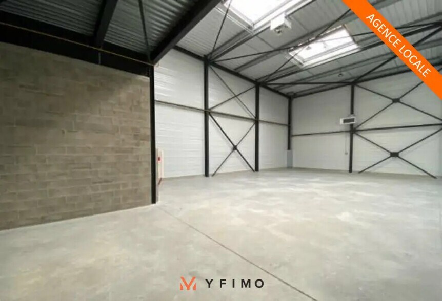 Local d'activités dans Marines à vendre - Photo de l’immeuble – Image 2 sur 8