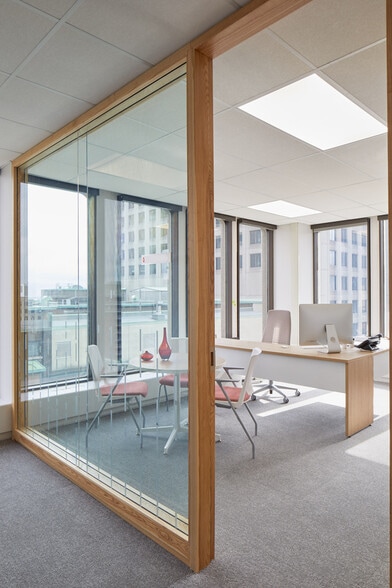 800 Boul De Maisonneuve E, Montréal, QC à louer - Photo intérieure – Image 2 sur 12