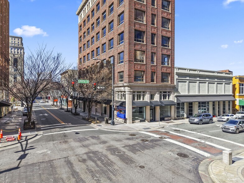 105 W 4th St, Winston-Salem, NC à vendre - Photo de l’immeuble – Image 3 sur 15