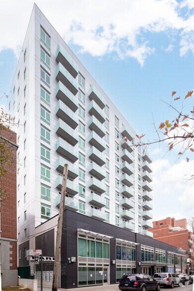 142-38 37th Ave, Flushing, NY à vendre - Photo de l’immeuble – Image 1 sur 22