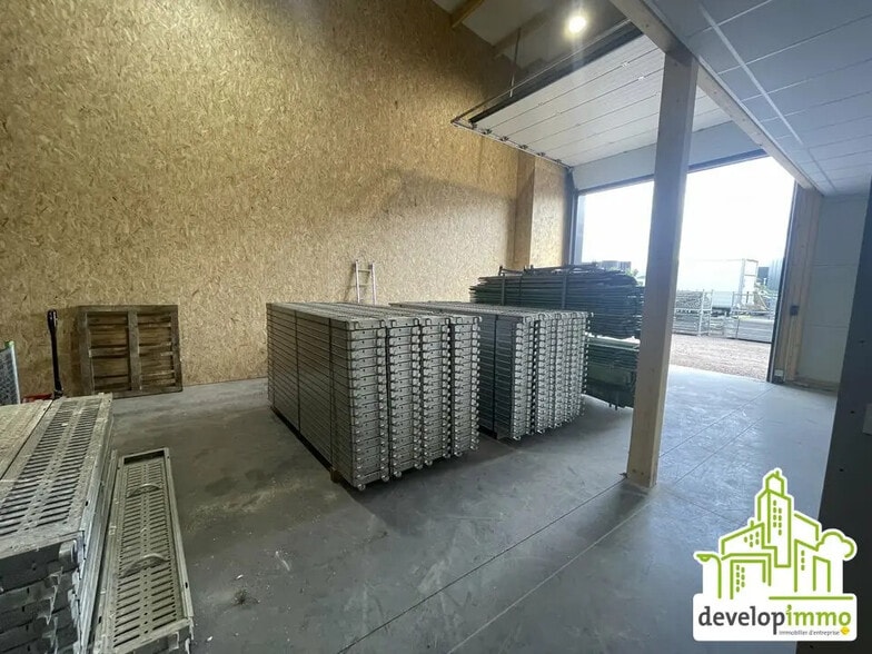 Local d’activités dans Saint-André-sur-Orne à louer - Photo intérieure – Image 3 sur 8