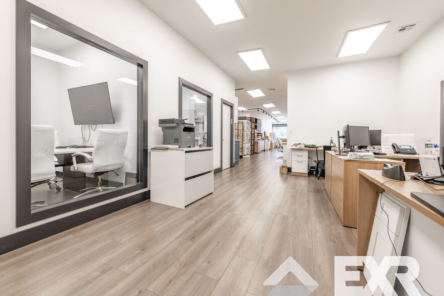 701 Grand St, Brooklyn, NY à louer - Photo de l’immeuble – Image 3 sur 7