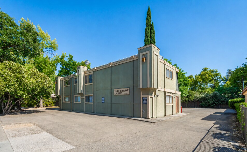 2520 Northrop Ave, Sacramento, CA à vendre - Photo de l’immeuble – Image 1 sur 13