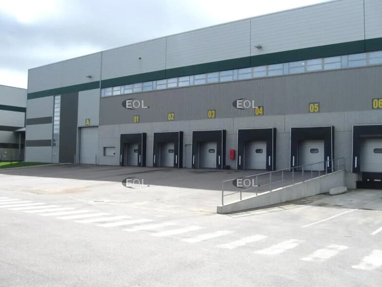 Industriel/Logistique dans Moissy-Cramayel à louer - Photo de l’immeuble – Image 3 sur 6