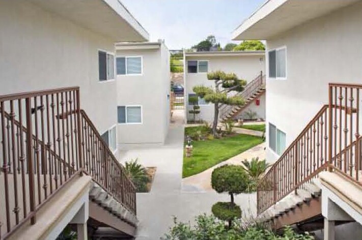 1318 Agate St, Redondo Beach, CA à vendre - Photo de l’immeuble – Image 2 sur 8