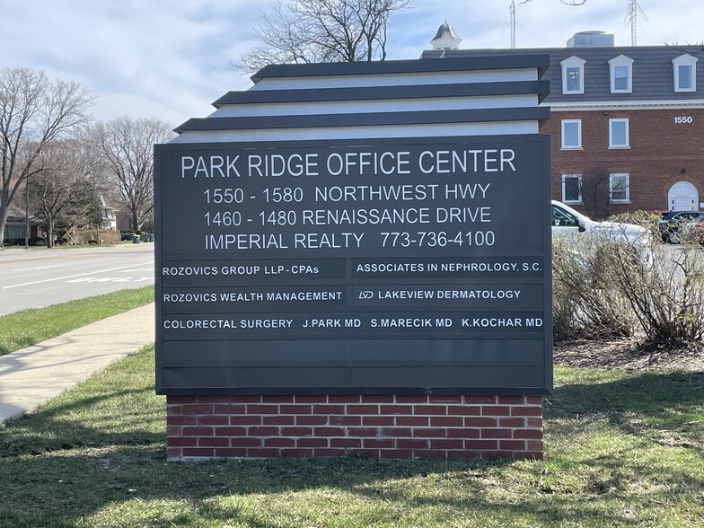 1460 Renaissance Dr, Park Ridge, IL à louer - Photo de l’immeuble – Image 1 sur 5