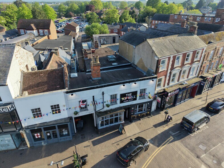 10 Market Sq, Leighton Buzzard à vendre - Photo de l’immeuble – Image 2 sur 13