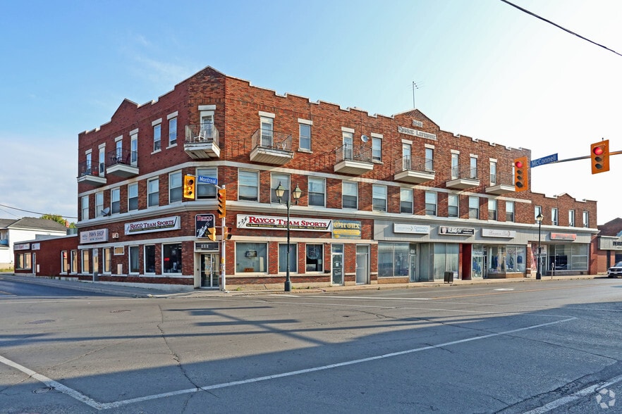 400-404 Montreal Rd, Cornwall, ON à louer - Photo principale – Image 1 sur 3