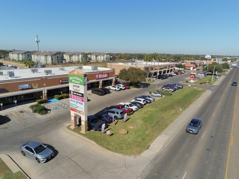 5110 McPherson Rd, Laredo, TX à louer - Photo de l’immeuble – Image 1 sur 10