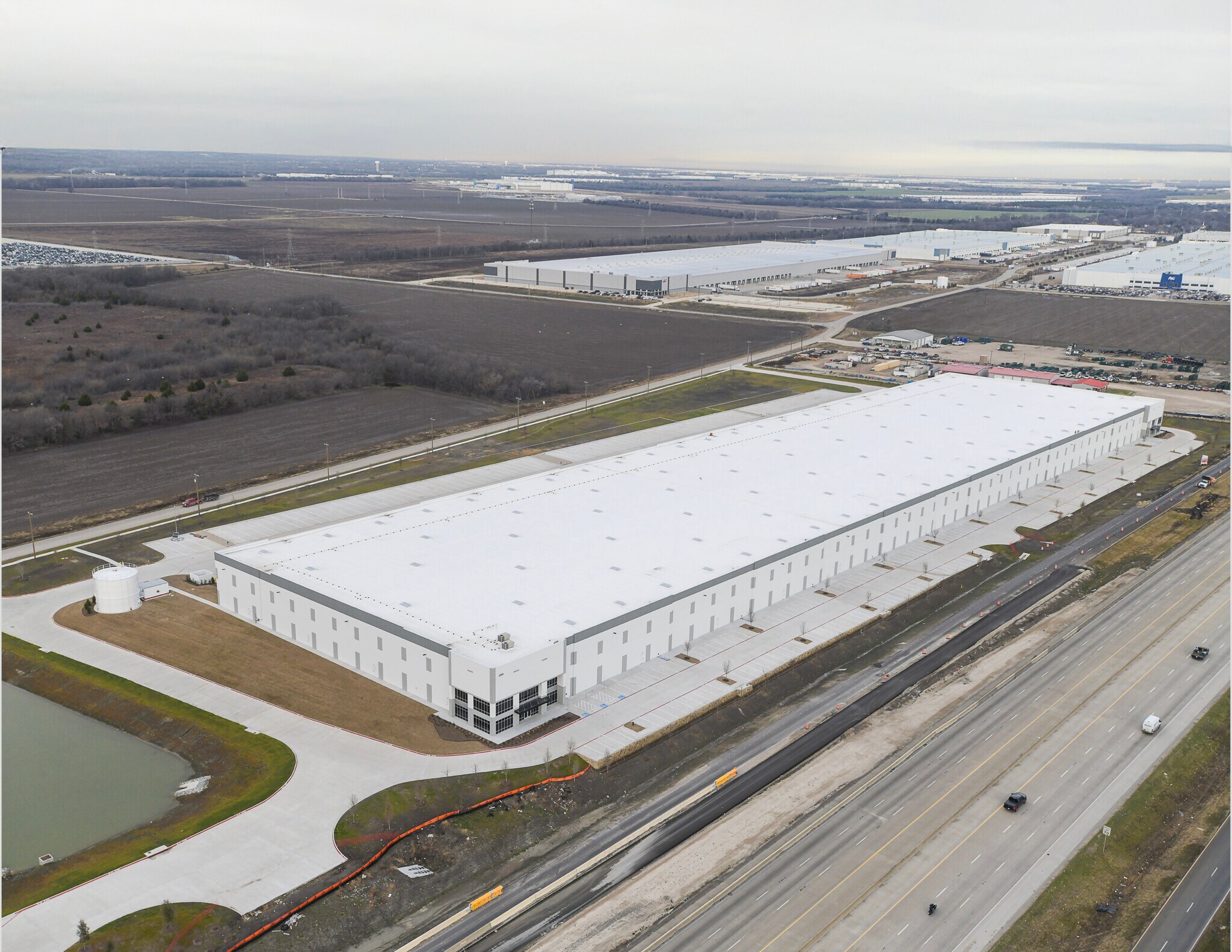 2800 S Millers Ferry Rd, Wilmer, TX à louer Photo de l’immeuble– Image 1 sur 3