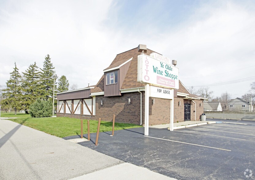 2044 South Blvd, Rochester Hills, MI à louer - Photo de l’immeuble – Image 2 sur 12