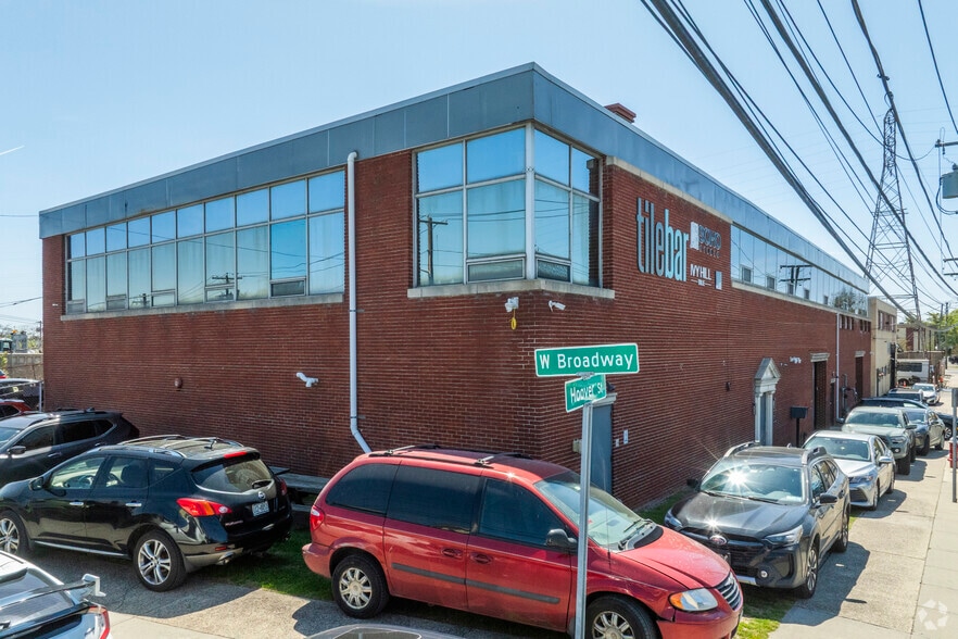 15-17 Hoover St, Inwood, NY à vendre - Photo principale – Image 1 sur 7