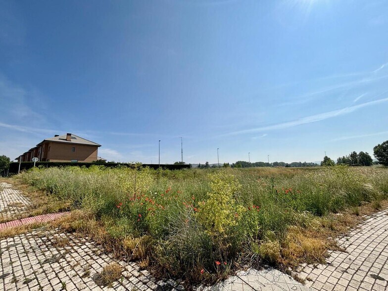Calle Diente de León, Ávila, Ávila à vendre - Photo principale – Image 3 sur 11