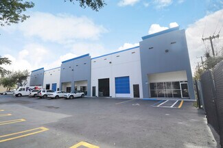 Plus de détails pour 955 NW 159th Dr, Miami, FL - Industriel/Logistique à louer