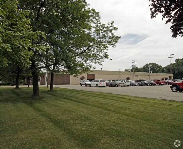 29555 Stephenson Hwy, Madison Heights, MI à vendre - Photo de l’immeuble – Image 3 sur 4